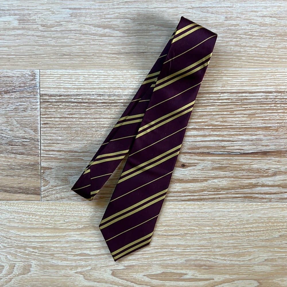 NWOT Hogwarts Hand Made Silk Necktie